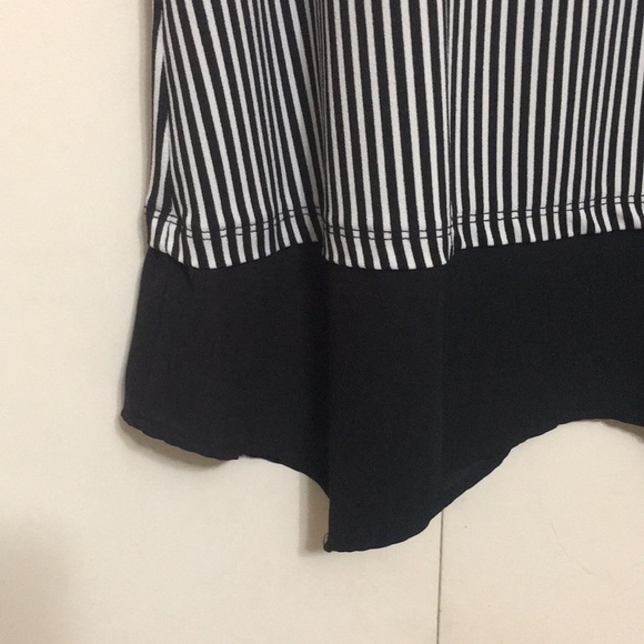 ADRIANNA PAPELL Oversized Relaxed Fit Easy Wear Top with Flowy Sheer Length - Picture 7 of 12